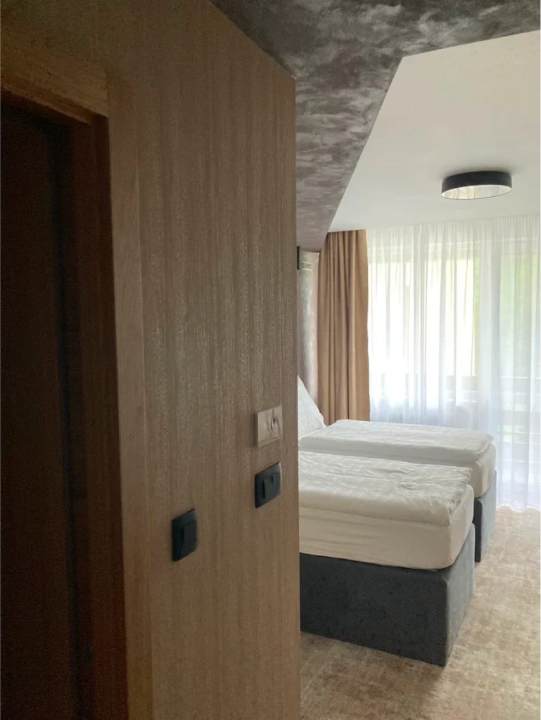 Hotel SITNO 5900 m2 - tapetovanie - 14